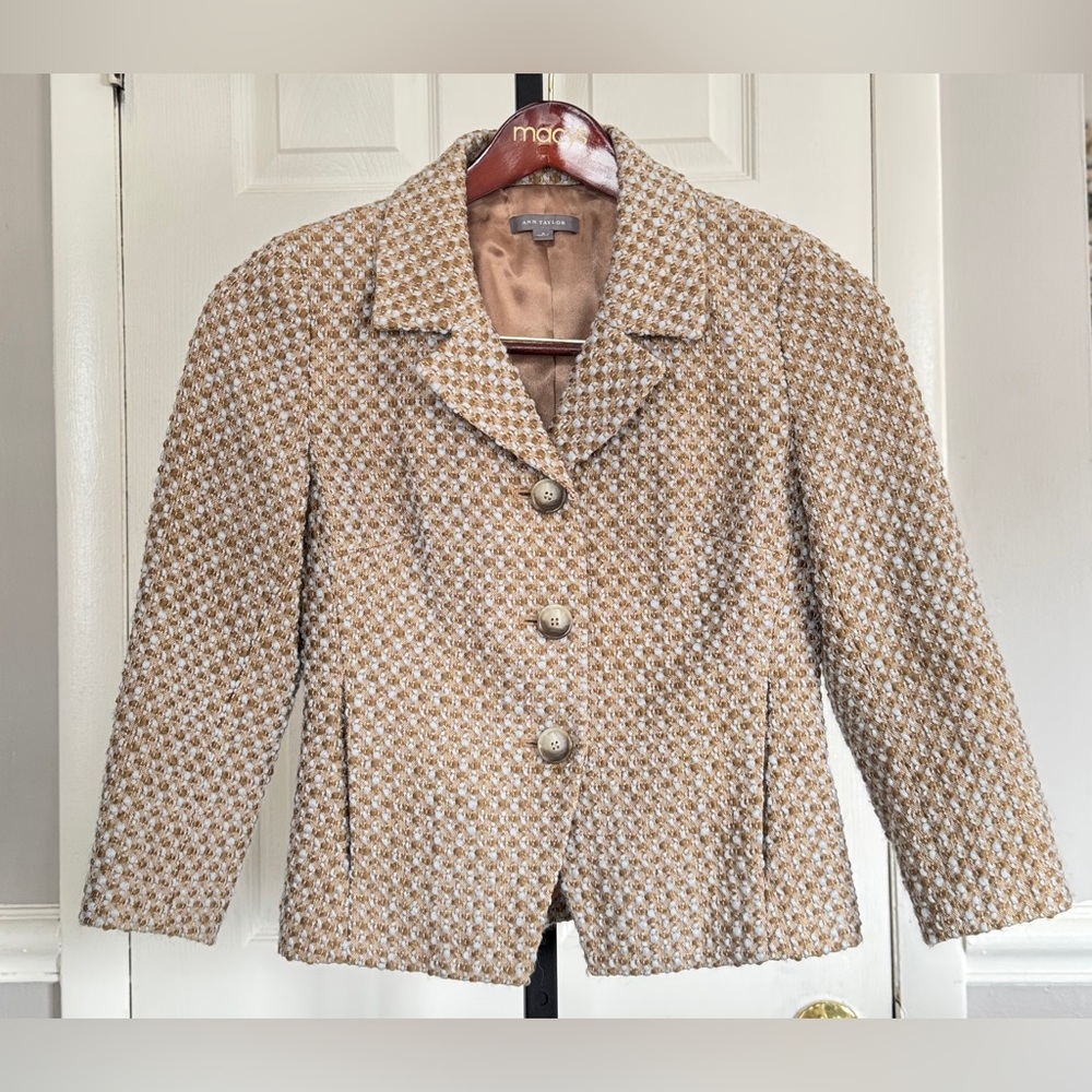 ANN TAYLOR Boucle Blazer 3/4 Sleeve 100%‎ Wool Three Buttons Tweed Jacket
Sz 2